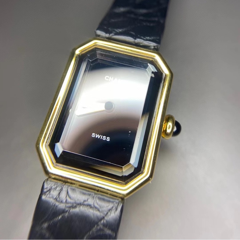 Chanel Premiere 18k Gold Leather Quartz Ladies H0090
Watch